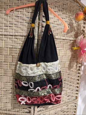 7005) Tribal Embroidered Elephant Bag